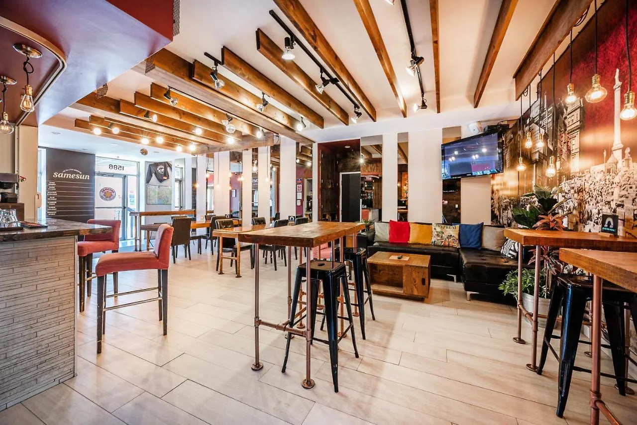 Samesun Montreal Hotel & Hostel