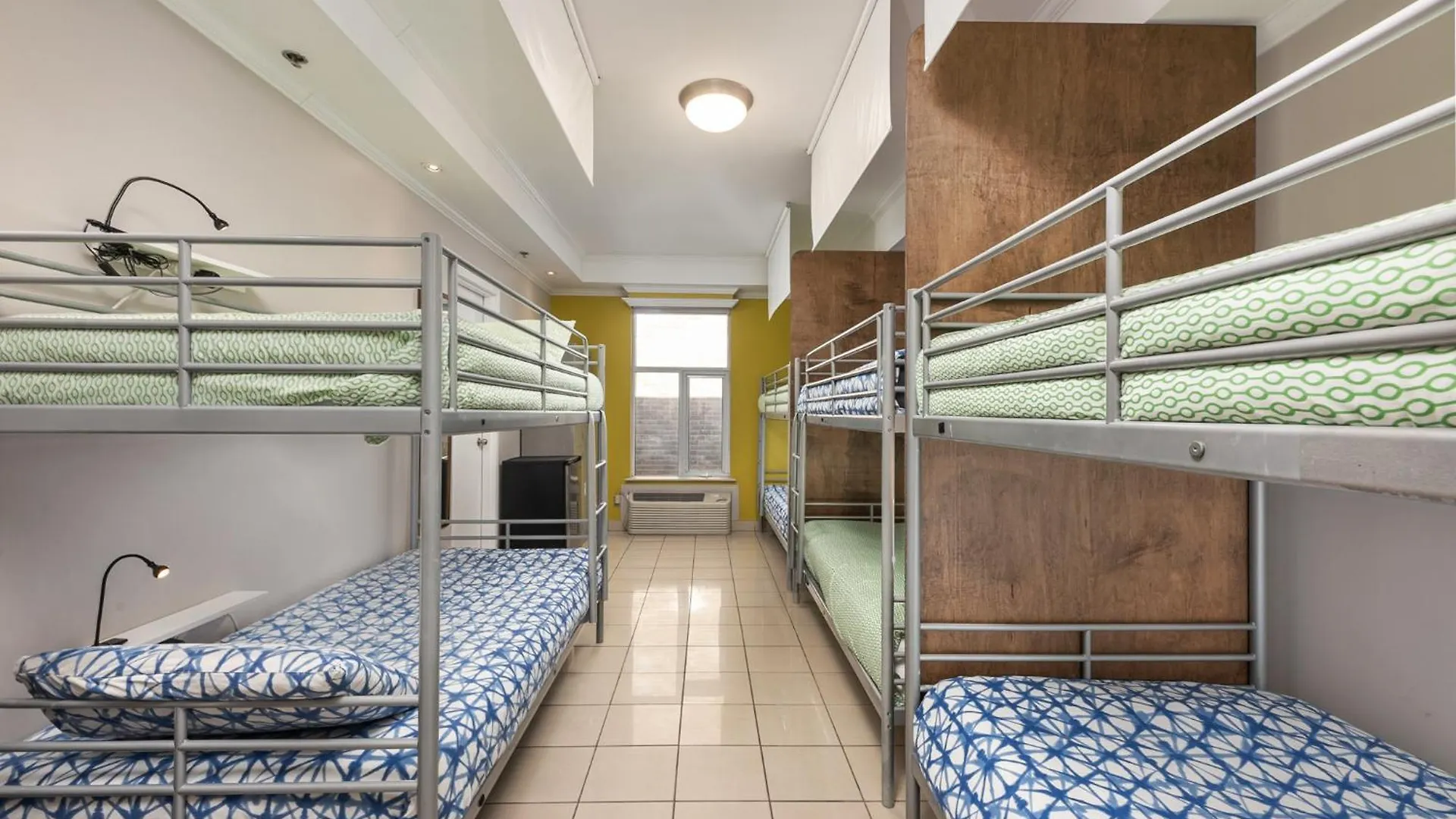 Samesun Montreal Hotel & Hostel