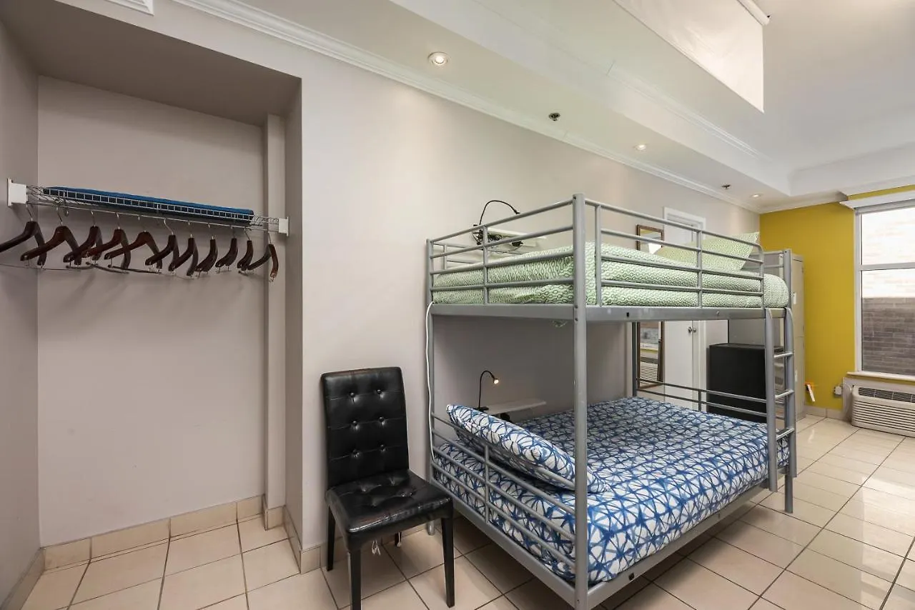 Samesun Montreal Hotel & Hostel