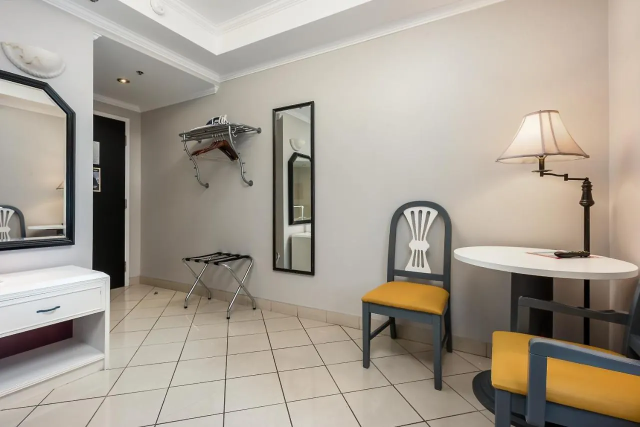 Samesun Montreal Hotel & Hostel