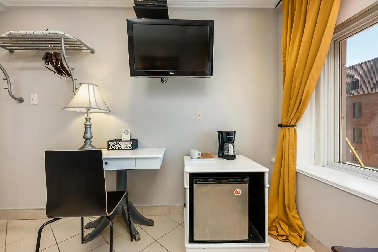 Samesun Montreal Hotel & Hostel