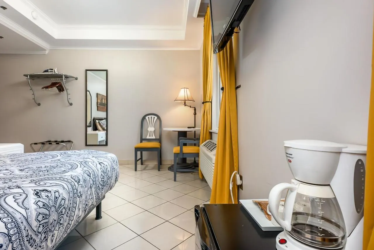 Samesun Montreal Hotel & Hostel