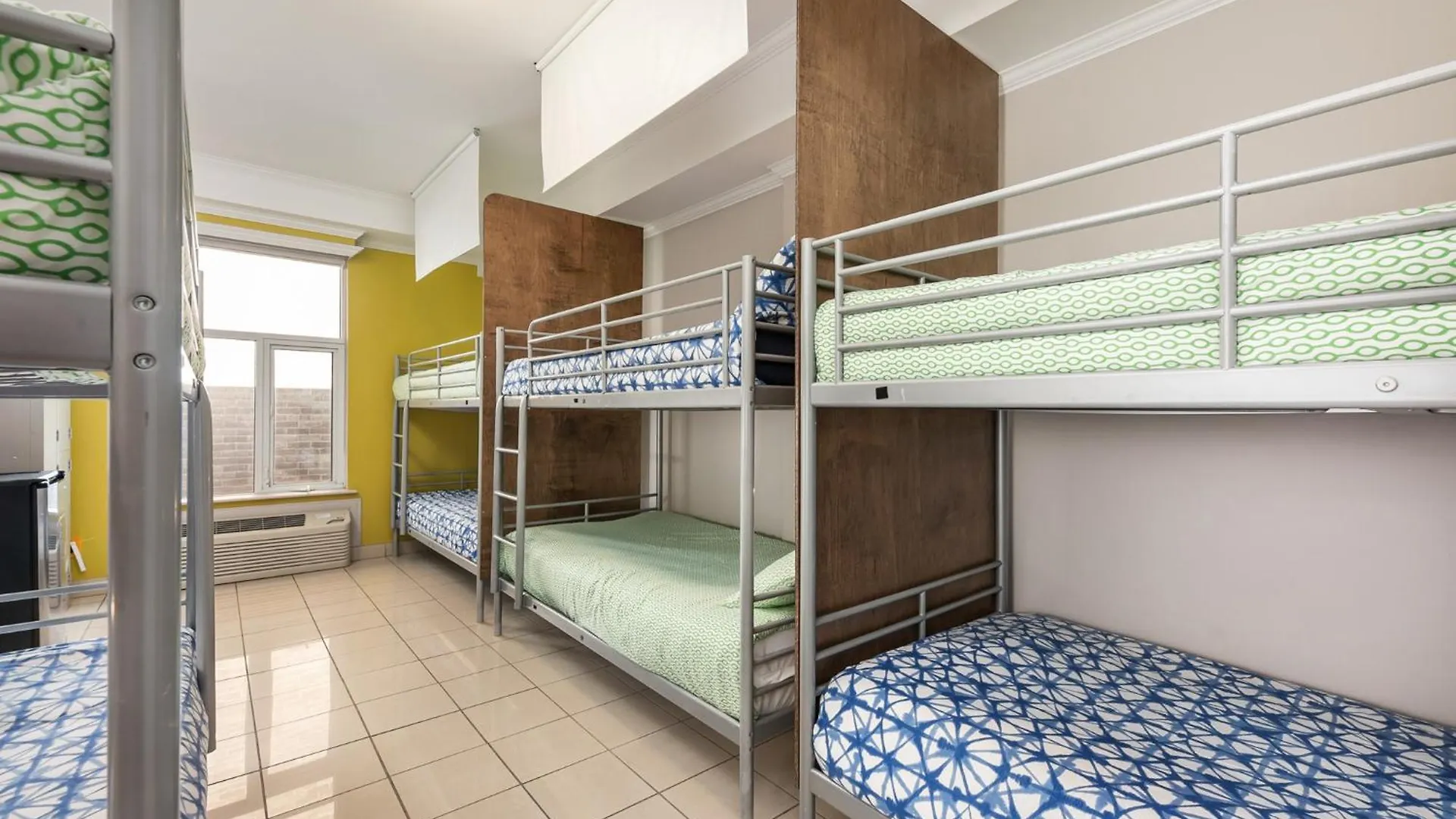 Samesun Montreal Hotel & Hostel